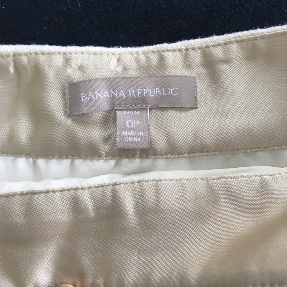 Banana Republic 0P Cream Pencil Skirt with Gold Zipper Detail